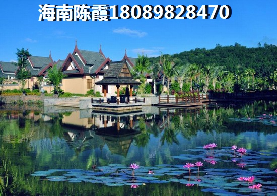 环水抱山的风景区
